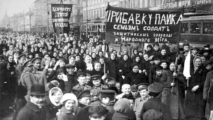 Petrograd-women-protesters