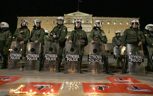 Greek_police_at_parliament