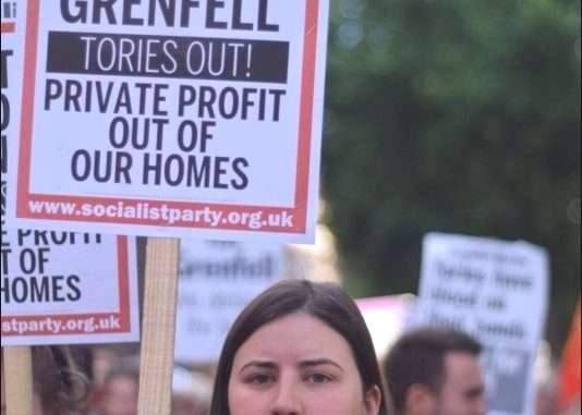 Grenfell_protester