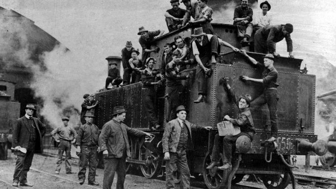 Eveleigh_Wokshops_during_1917_Strike