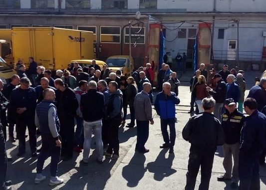 Serb_postal_strikers