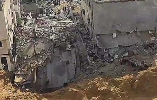 Israeli_bombing_of_a_civilian_building_2021