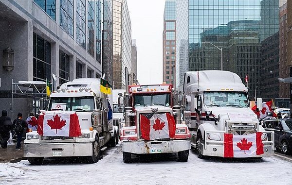 Freedom_Convoy_2022,_Ottawa,_February_12_